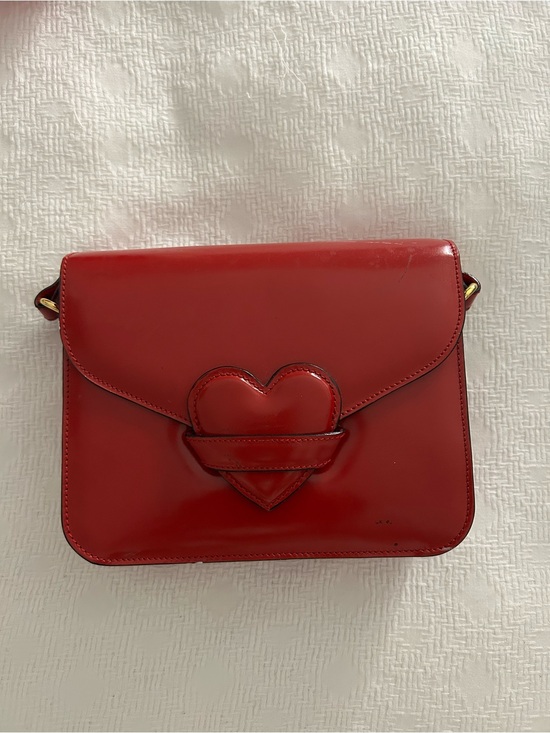 Moschino Handbags - Vintage Moschino by Redwall Red Patent Leather Heart Crossbody bag Made in Italy